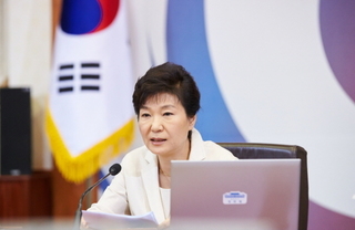 20150625 閣議の朴槿恵 青瓦台.jpg